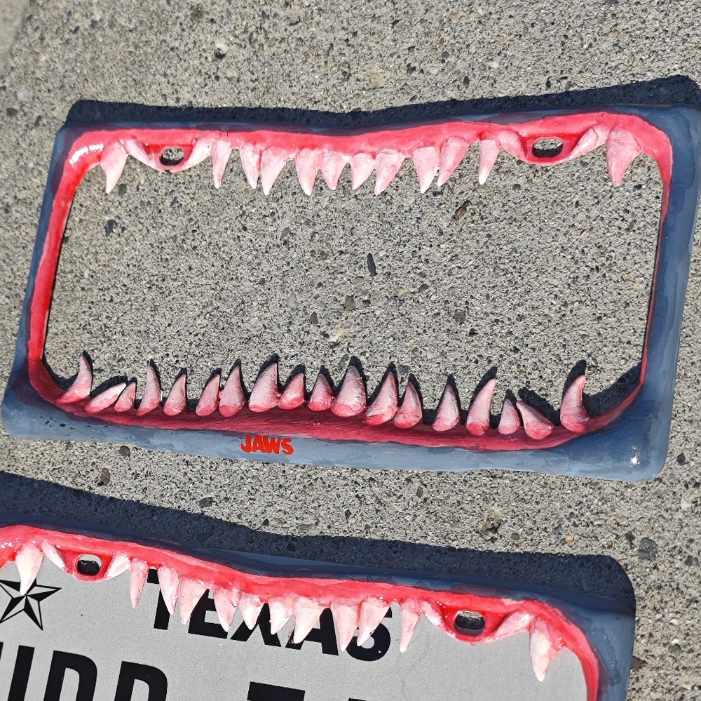 Single Jaws Shark Teeth License Plate Frame - Picture 6 of 10